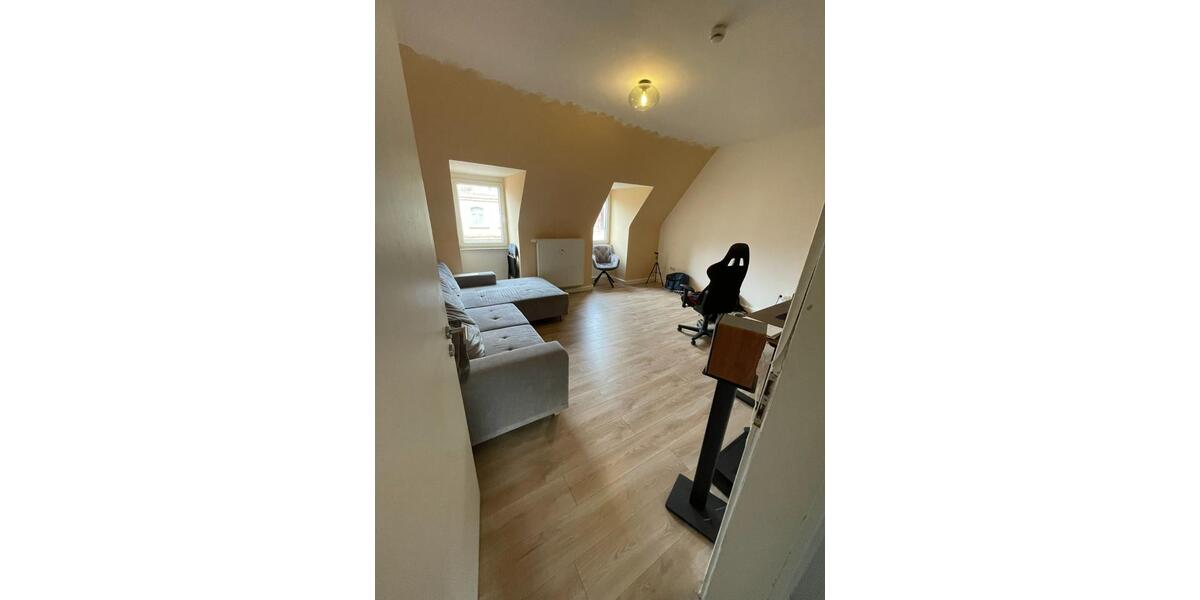 Dachgeschoßwohnung Nürnberg Gibitzenhof - 3 Zimmer, 80 m&sup2;, 700&euro; | Angebot:25022759