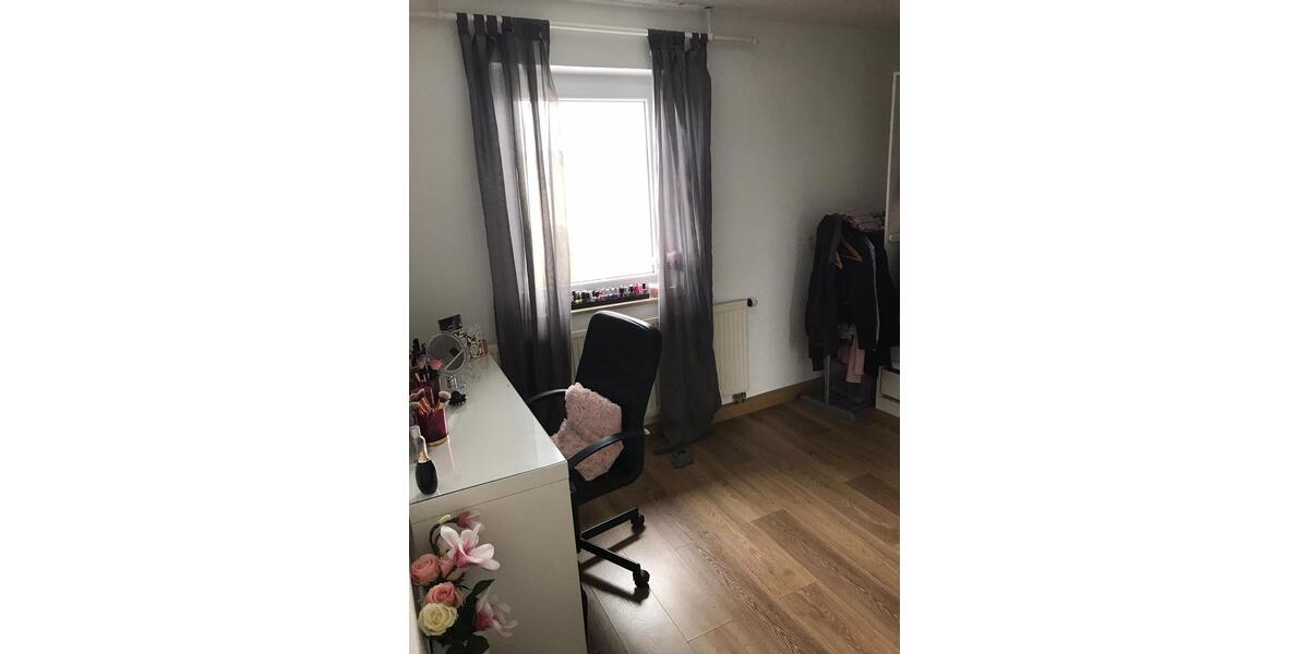 EINFAMILIENHAUS mit GARTEN und Garage zu vermieten 3 zimmer