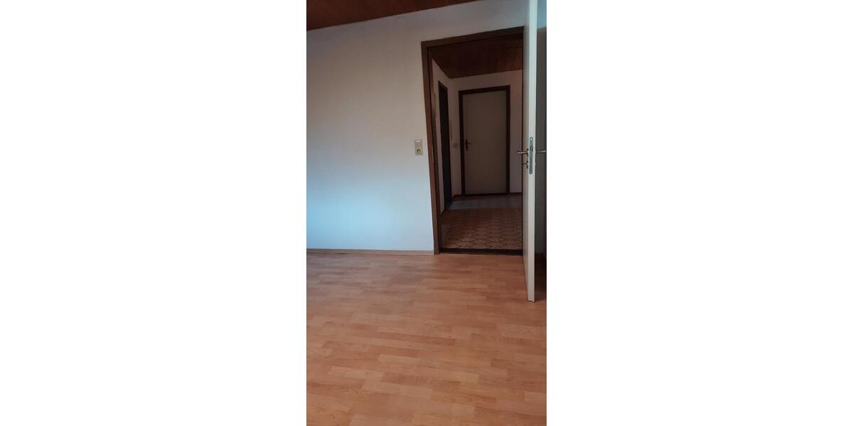 Etagenwohnung Schöllnach - 4 Zimmer, 98 m&sup2;, 622&euro; | Angebot:26639991