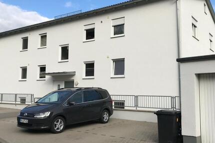 BRK: Wunderschöne Wohnung mit Balkon und Stellplatz 3 zimmer