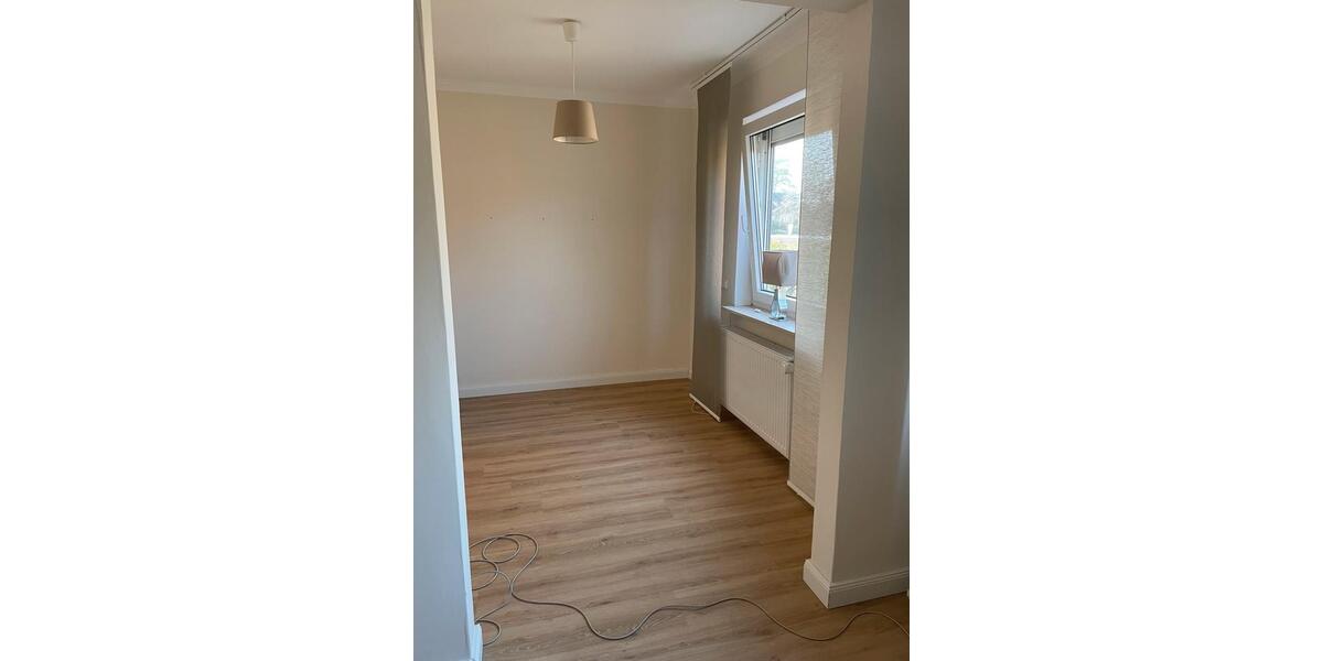 Doppelhaushälfte Hambühren - 4 Zimmer, 120 m&sup2;, 1.250&euro; | Angebot:25980730