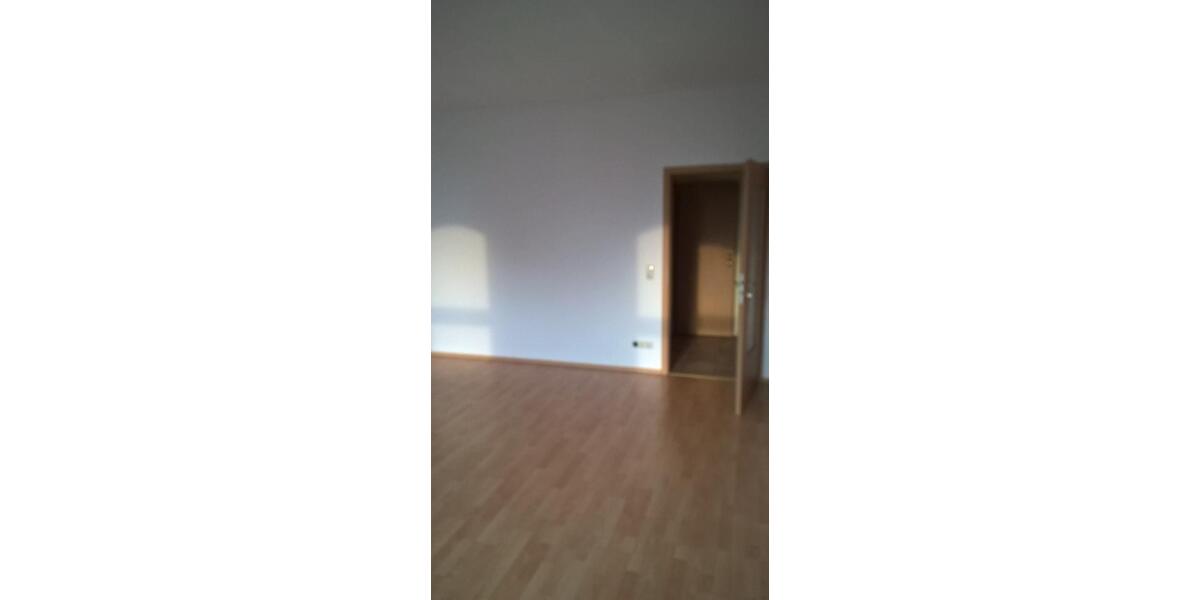 Etagenwohnung Gröditz - 2 Zimmer, 75 m&sup2;, 410&euro; | Angebot:23863088