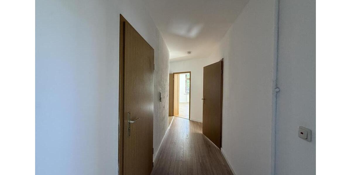Erdgeschoßwohnung Plauen Bahnhofsvorstadt - 4 Zimmer, 110 m&sup2;, 605&euro; | Angebot:26533102