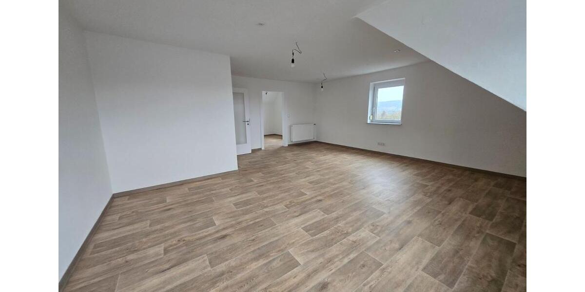 Dachgeschoßwohnung Ebelsbach - 3 Zimmer, 490&euro; | Angebot:22230792