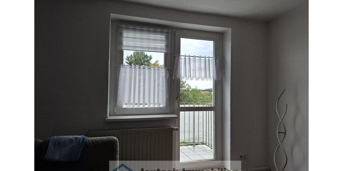 Etagenwohnung Teuchern - 3 Zimmer, 62 m&sup2;, 370&euro; | Angebot:23738678