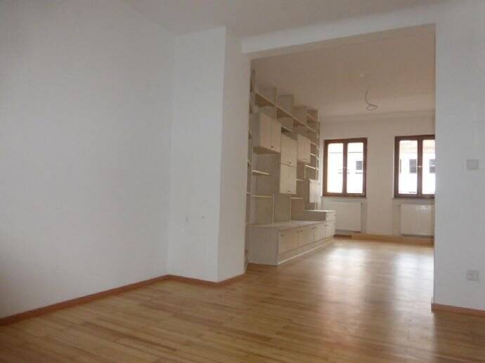 Etagenwohnung Nürnberg Lorenz - 3 Zimmer, 127 m&sup2;, 980&euro; | Angebot:24726793