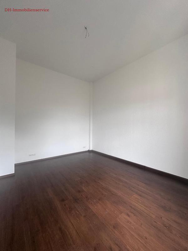 Luxuriöse 4-Raum-Wohnung mit ca. 154 m², Whirl-Poolwanne & einem gepflegten Garten in zentraler Lage von Meerane