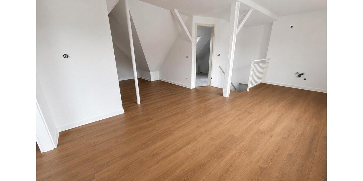 Dachgeschoßwohnung Weinheim - 2 Zimmer, 64 m&sup2;, 880&euro; | Angebot:26563799