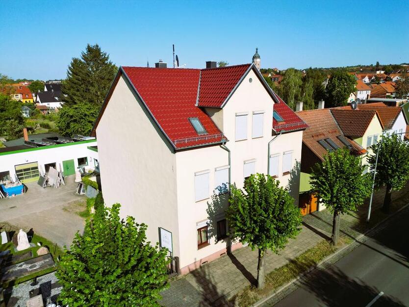 schicke 3 RW mit Einbauküche und Kamin