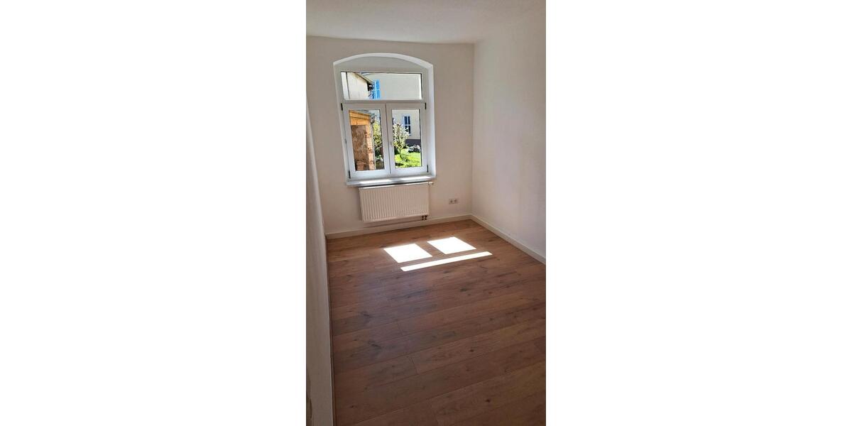 Etagenwohnung Geringswalde - 4 Zimmer, 93 m&sup2;, 590&euro; | Angebot:26330026
