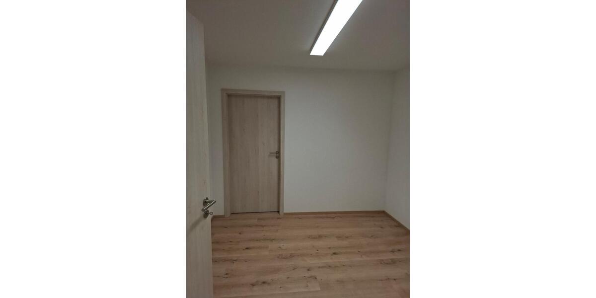 Gewerbeobjekt Unterschneidheim - 690&euro; | Angebot:26051189