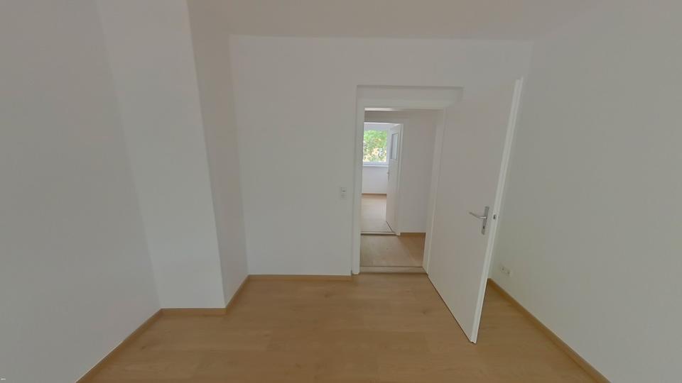 Erstbezug nach Sabnierung in der Nordstr. 11 zimmer