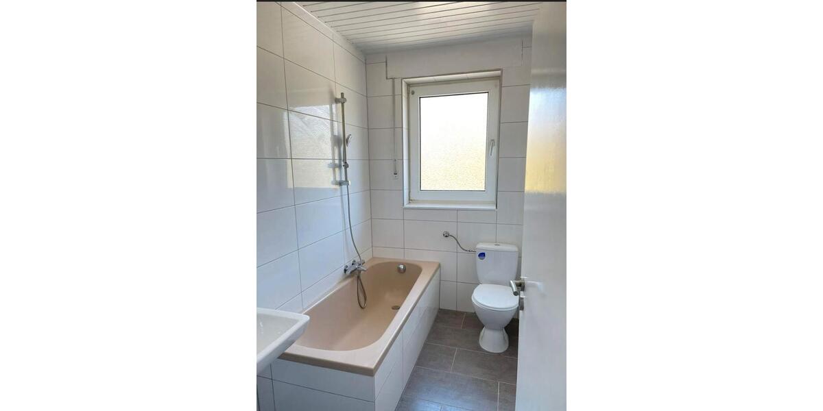 Etagenwohnung Baunatal - 3 Zimmer, 70 m&sup2;, 680&euro; | Angebot:26045063