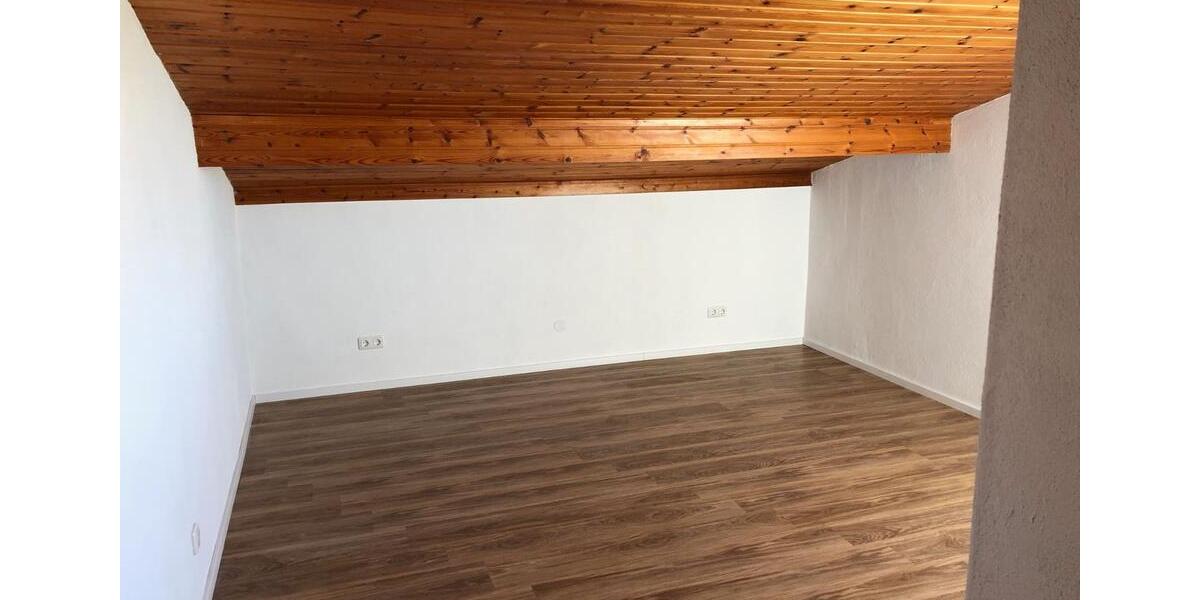 Dachgeschoßwohnung Lengenwang - 2 Zimmer, 90 m&sup2;, 810&euro; | Angebot:25868429