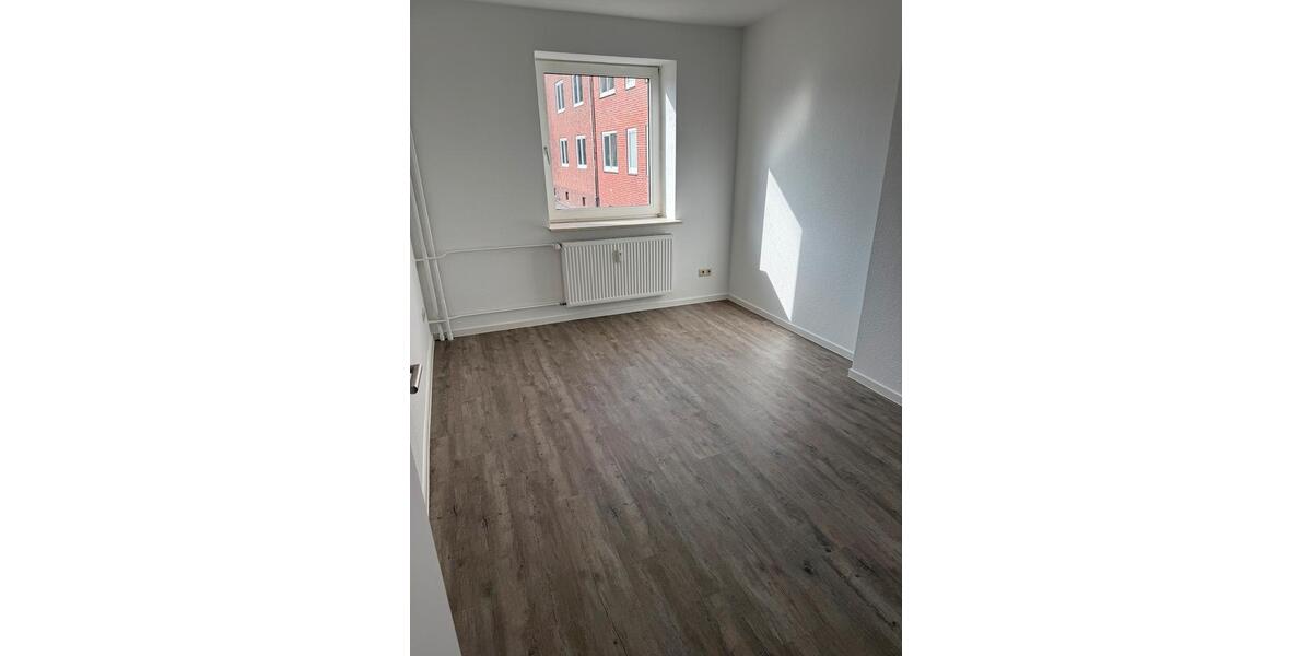Erdgeschoßwohnung Wilhelmshaven - 4 Zimmer, 75 m&sup2;, 490&euro; | Angebot:25394090