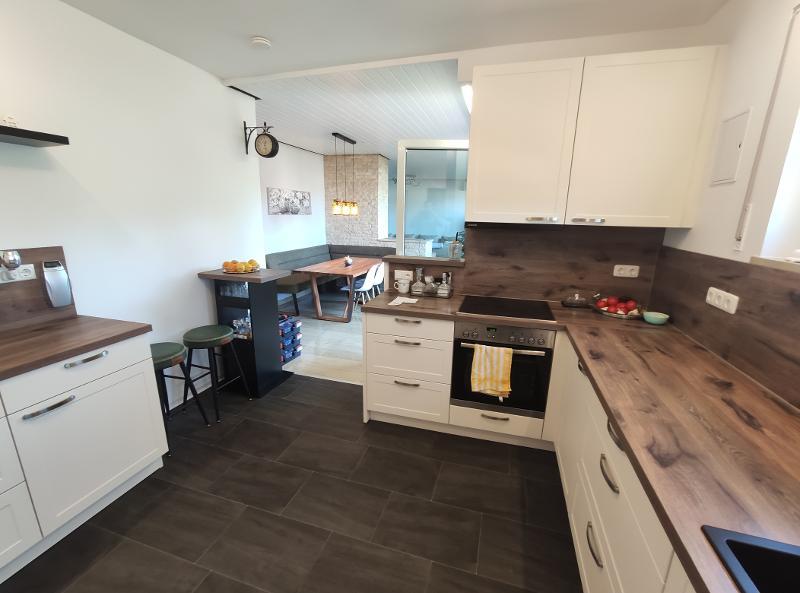 5 Zi. OG Wohnung mit Gartennutzung, Balkon und Garage 5 zimmer