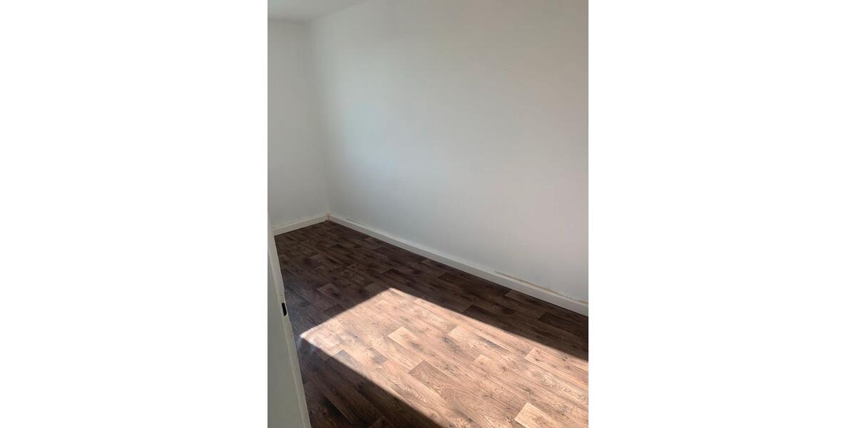 Erdgeschoßwohnung Gröditz - 3 Zimmer, 65 m&sup2;, 310&euro; | Angebot:18264373