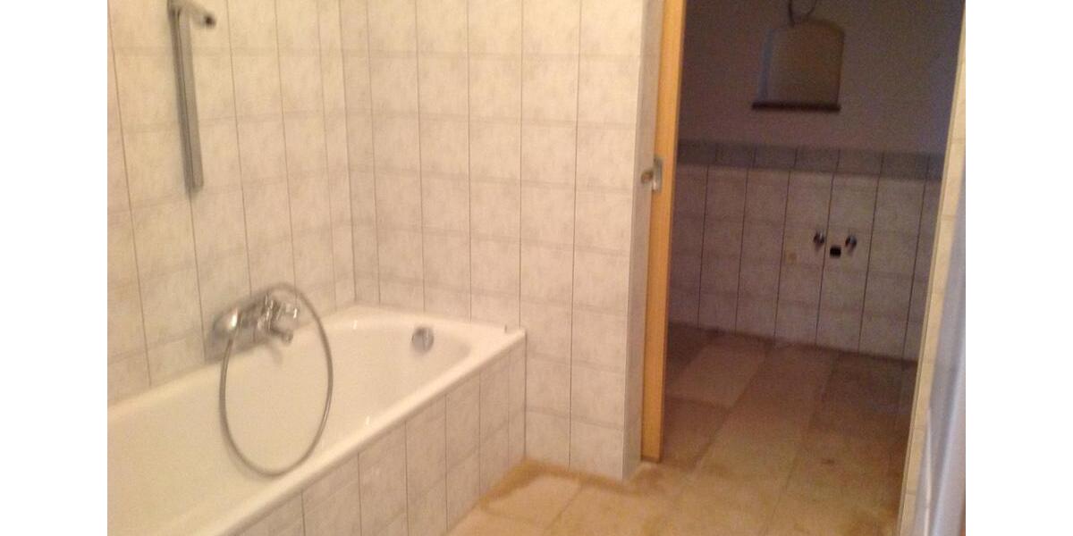 Erdgeschoßwohnung Roßbach - 2 Zimmer, 85 m&sup2;, 510&euro; | Angebot:25342275