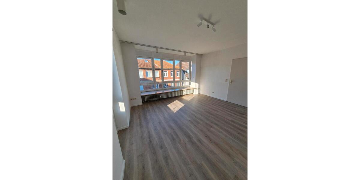 Etagenwohnung Oldenburg in Holstein - 2 Zimmer, 74 m&sup2;, 750&euro; | Angebot:26040016