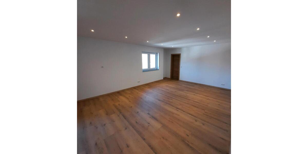 Etagenwohnung Viechtach - 5 Zimmer, 160 m&sup2;, 1.050&euro; | Angebot:26019907