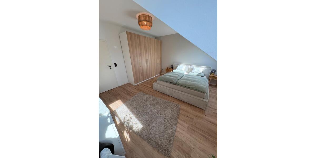 Dachgeschoßwohnung Homburg - 3 Zimmer, 120 m&sup2;, 1.100&euro; | Angebot:26049470