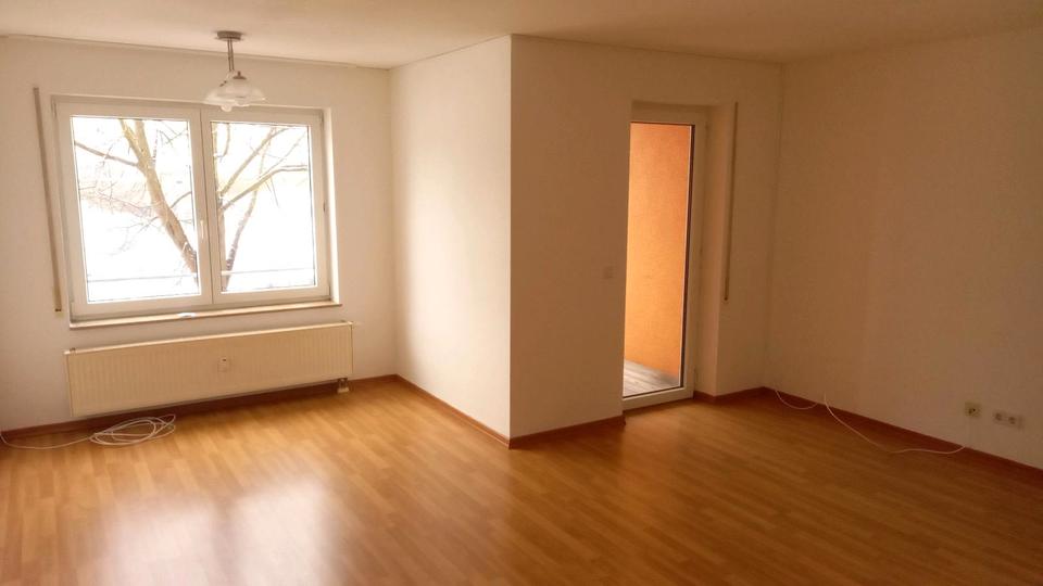 Etagenwohnung Waldheim - 1 Zimmer, 35 m&sup2;, 200&euro; | Angebot:25866312
