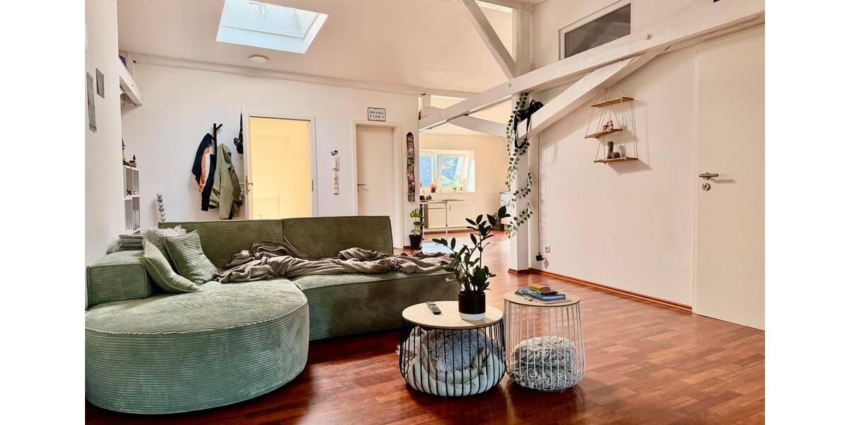 Dachgeschoßwohnung Trier Feyen-Weismark - 3 Zimmer, 108 m&sup2;, 800&euro; | Angebot:26030785