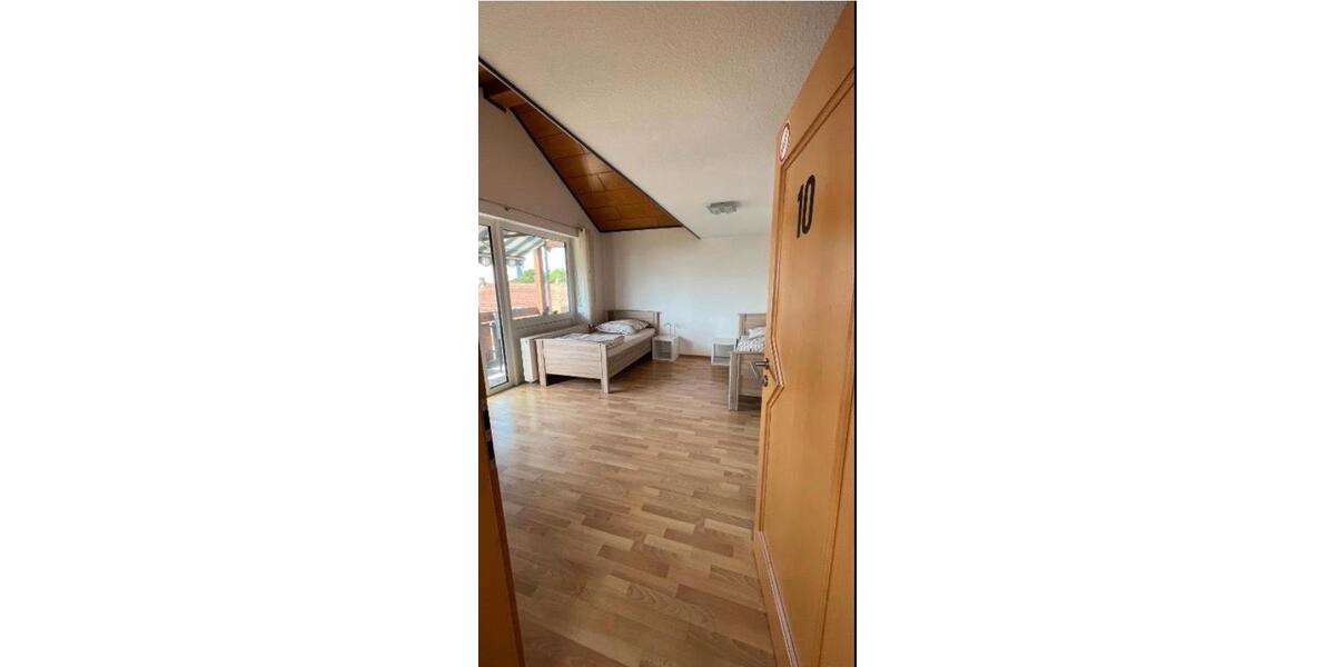 Wohnen auf Zeit Erbach - 5 Zimmer, 120 m&sup2;, 22&euro; | Angebot:25963245