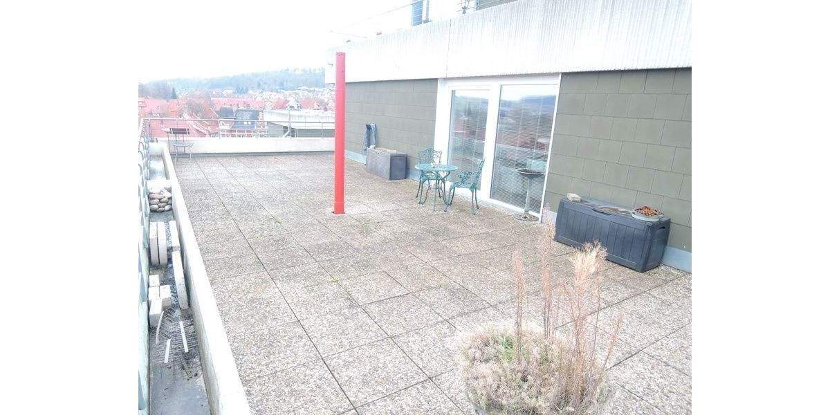 Helle, gepflegte und seniorengerechte Etagenwohnung mit Fahrstuhl und großer Dachterrasse direkt in der Innenstadt 3 zimmer