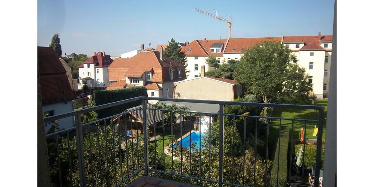 2-Raum Wohnung mit Balkon, Dusche & Wanne zimmer