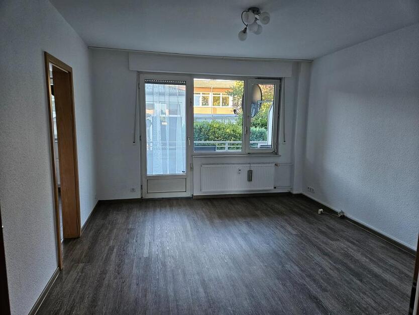 2 Zimmer EG Wohnung mit Balkon und Stellplatz in Oberbruch