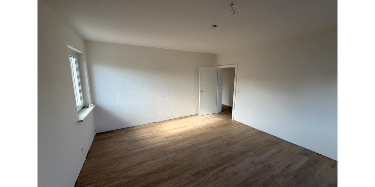 Etagenwohnung Eschwege - 3 Zimmer, 78 m&sup2;, 595&euro; | Angebot:25057989