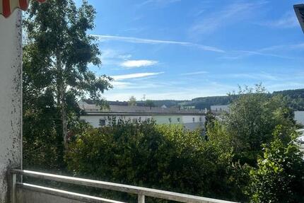 2. OG 3 Zimmer mit Balkon ab sofort zimmer