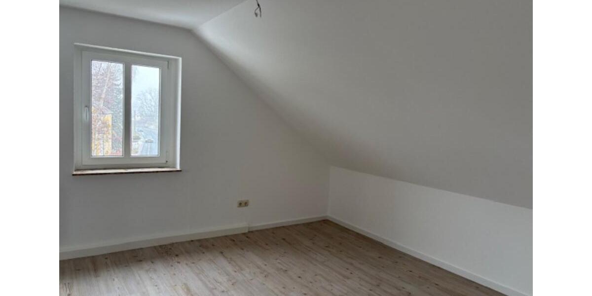 Dachgeschoßwohnung Nossen - 2 Zimmer, 78 m&sup2;, 480&euro; | Angebot:25918844