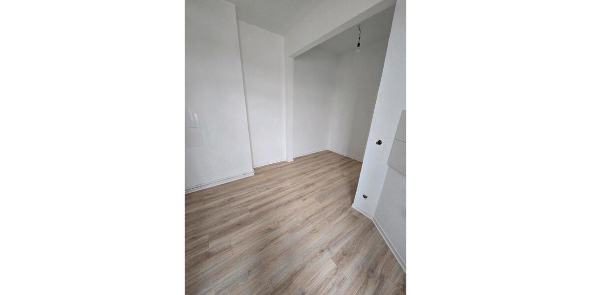 Etagenwohnung Burg - 4 Zimmer, 90 m&sup2;, 720&euro; | Angebot:25892804