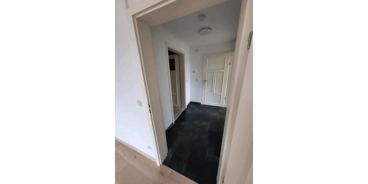 Etagenwohnung Neuhaus am Rennweg - 2 Zimmer, 60 m&sup2;, 570&euro; | Angebot:26670705
