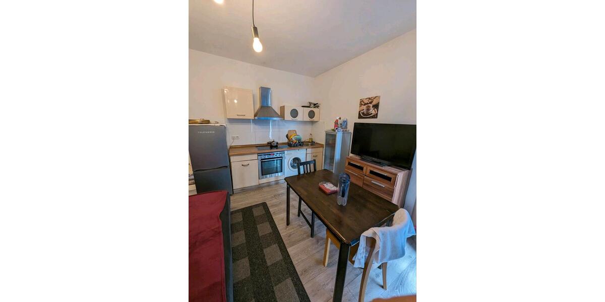 Kurzzeit-Zimmer in 3er-WG zu vermieten 3 zimmer