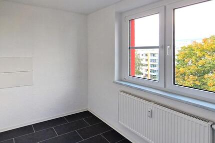 Wohnung Neubrandenburg Carlshöhe - 4 Zimmer, 73 m&sup2;, 363&euro; | Angebot:25750668