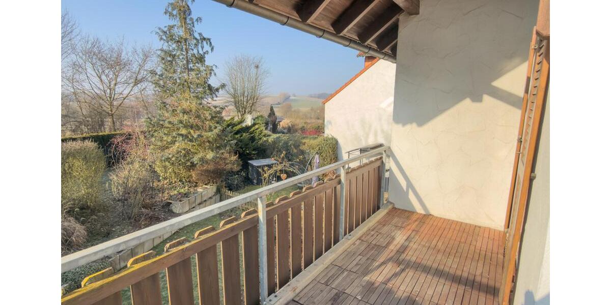 Doppelhaushälfte Großheirath - 4.5 Zimmer, 140 m&sup2;, 1.050&euro; | Angebot:24784370