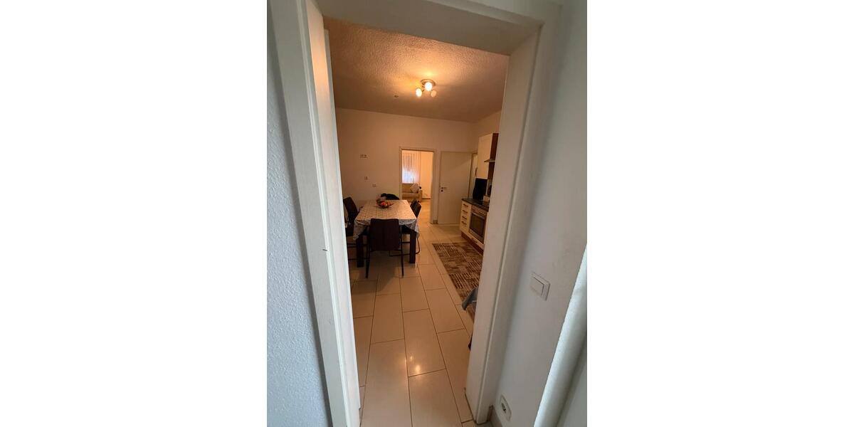 Etagenwohnung Ludwigshafen am Rhein - 3 Zimmer, 95 m&sup2;, 1.300&euro; | Angebot:26562644