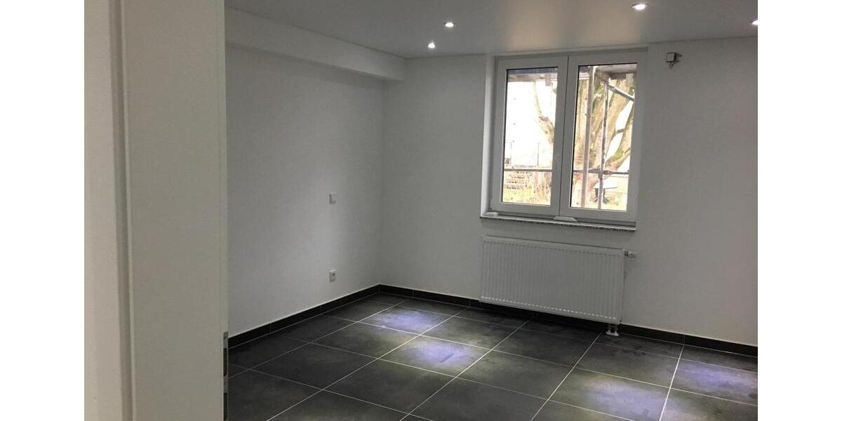 Etagenwohnung Schiffweiler - 3 Zimmer, 93 m&sup2;, 850&euro; | Angebot:25757326