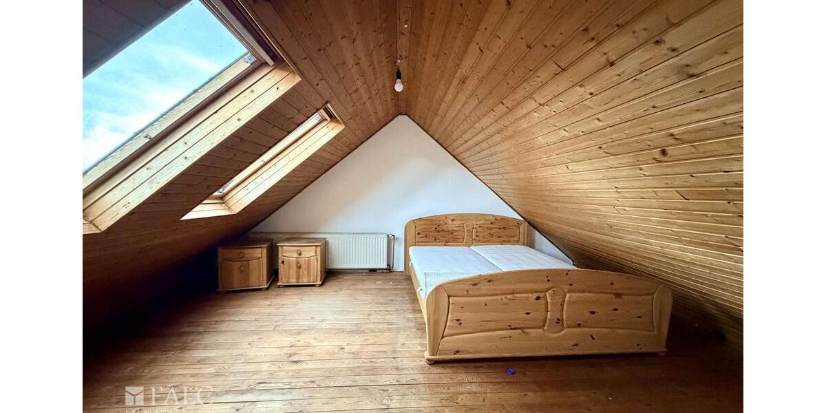 Dachgeschoßwohnung Varel - 3 Zimmer, 93 m&sup2;, 950&euro; | Angebot:26677632