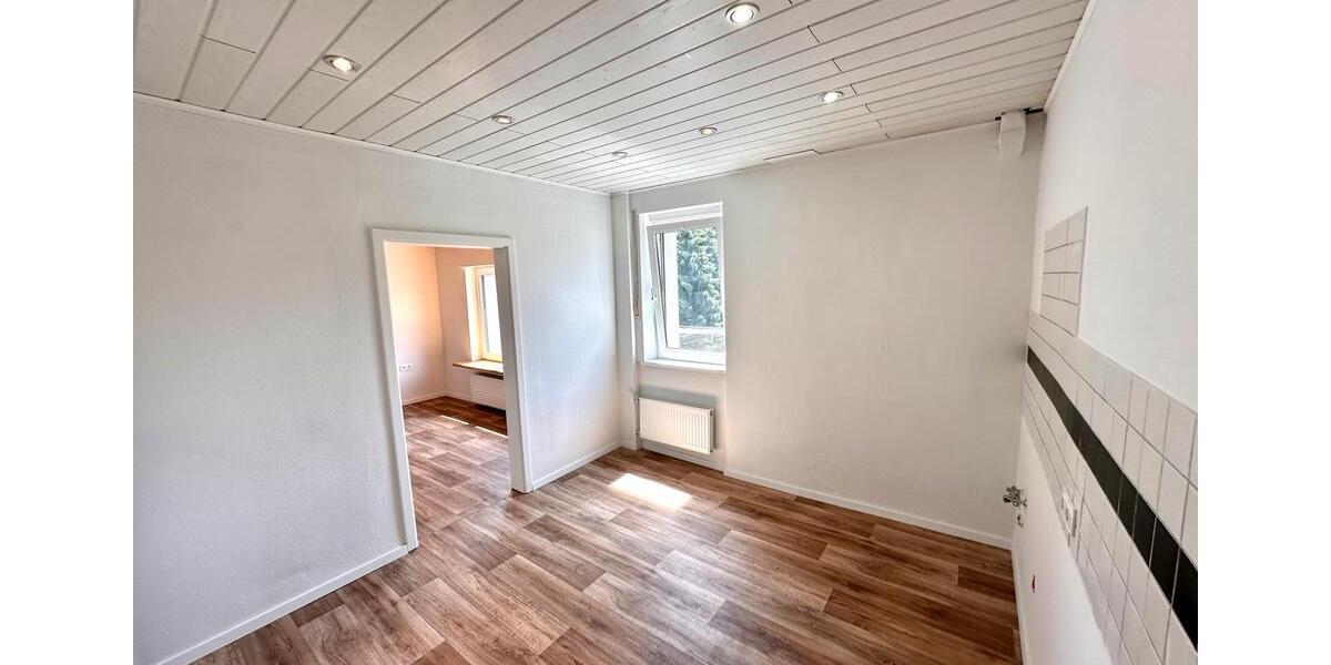 Doppelhaushälfte Iserlohn - 8 Zimmer, 155 m&sup2;, 1.399&euro; | Angebot:26248494