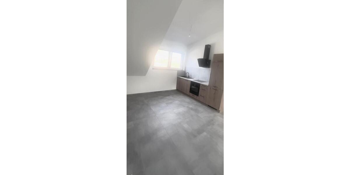 Dachgeschoßwohnung Mettlach - 3 Zimmer, 70 m&sup2;, 900&euro; | Angebot:25553127
