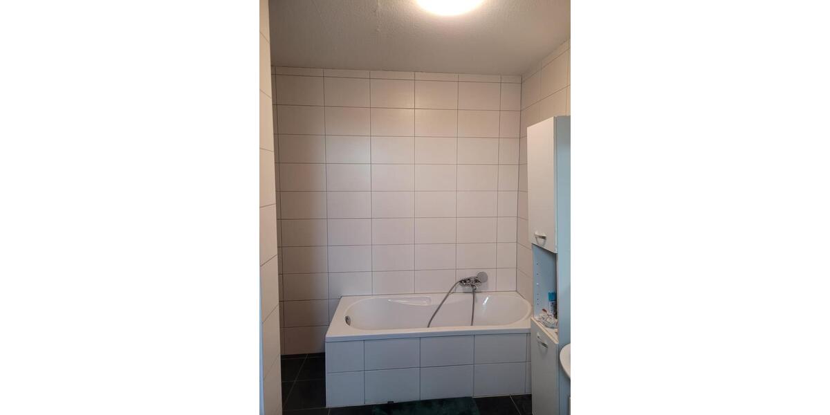 Dachgeschoßwohnung Stadtoldendorf - 4 Zimmer, 80 m&sup2;, 450&euro; | Angebot:26526977