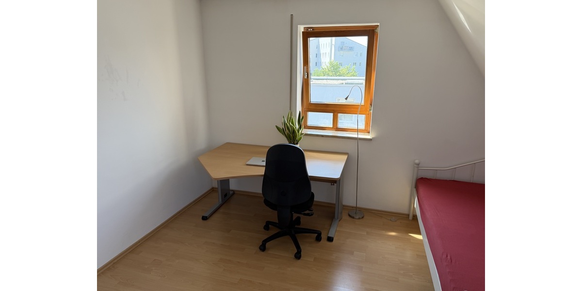 Helles Zimmer im eigenen Stockwerk + eigenem Bad (2er WG) - Zimmer Augsburg Lechhausen | Angebot:27022949