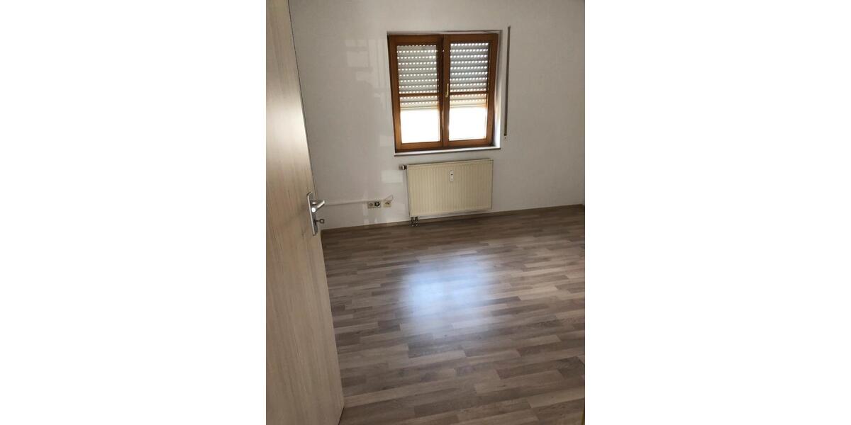 Dachgeschoßwohnung Pfullendorf - 3 Zimmer, 89 m&sup2;, 910&euro; | Angebot:26464813