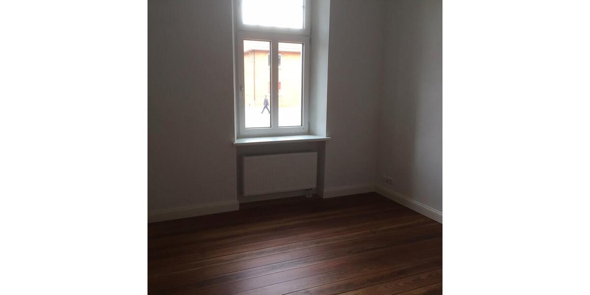 Erdgeschoßwohnung Parchim - 7 Zimmer, 142 m&sup2;, 1.390&euro; | Angebot:26495769