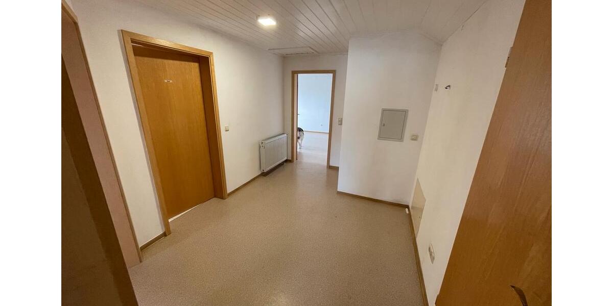 Dachgeschoßwohnung Schotten - 3 Zimmer, 82 m&sup2;, 615&euro; | Angebot:25044820