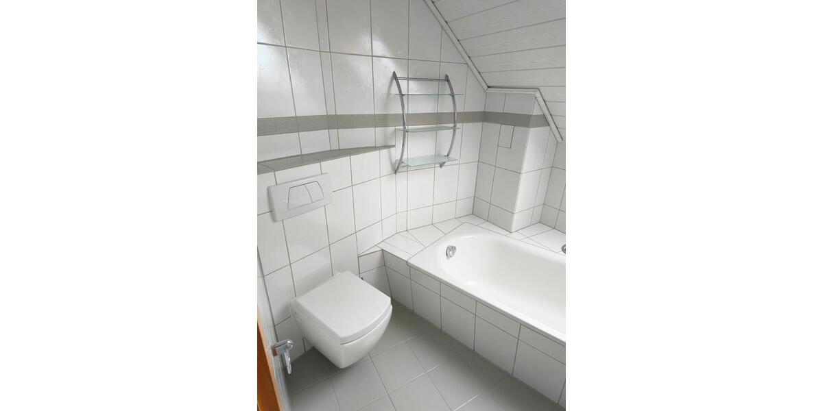 Dachgeschoßwohnung Bad Essen - 3 Zimmer, 95 m&sup2;, 930&euro; | Angebot:26044832